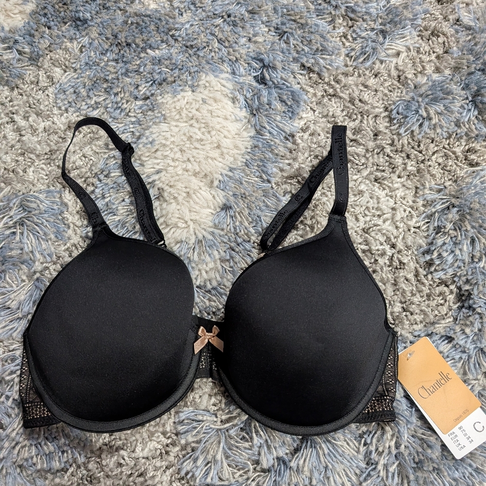 Chantelle bra